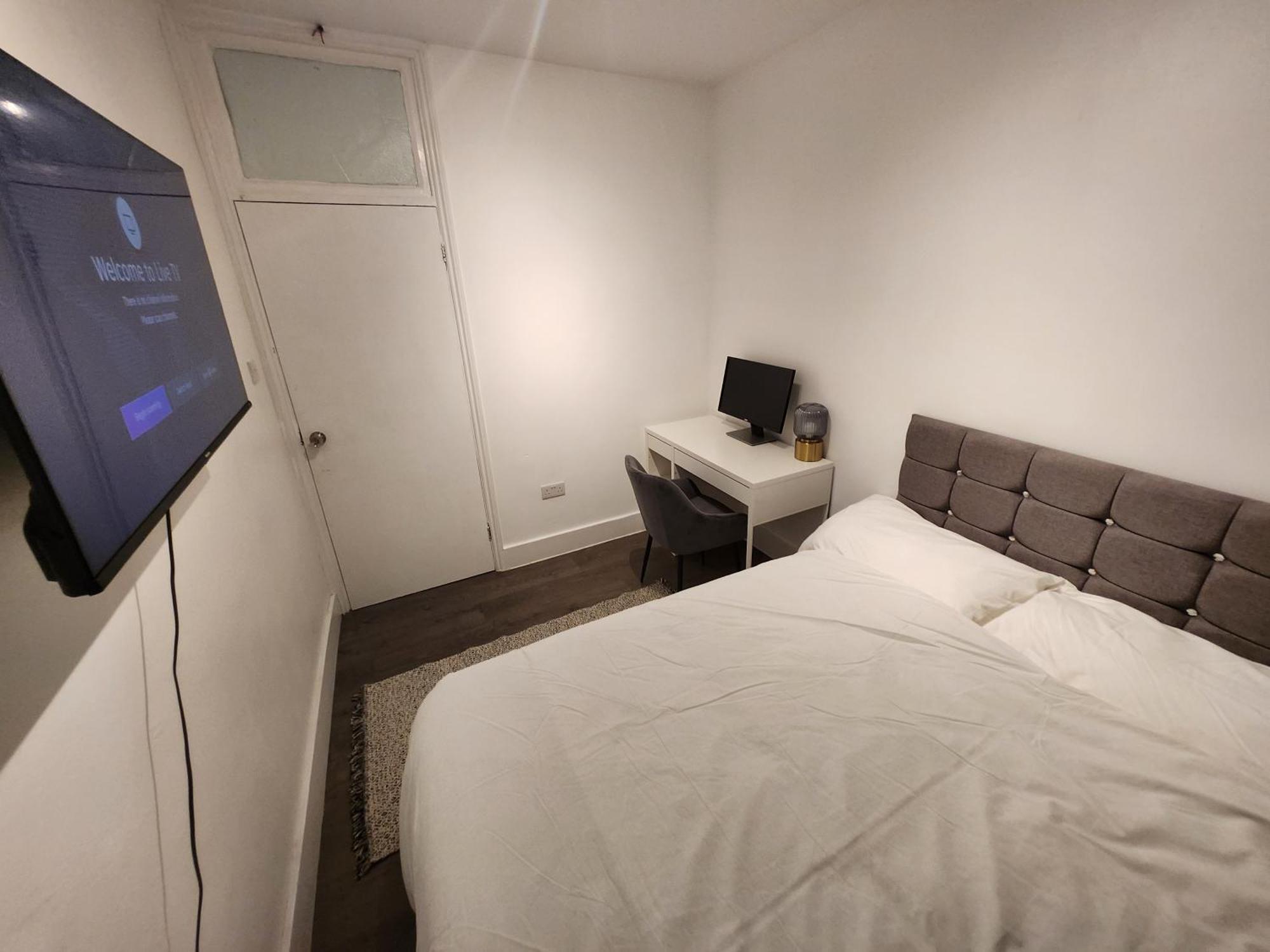 Flat With Work Station, Monitor, Smart Tv & Netflix Apartment Londra Exterior foto